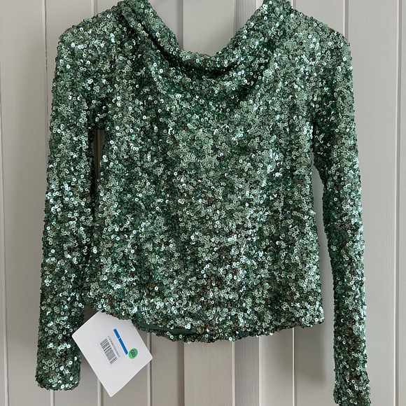 Green sequined top - Picture 1 of 5